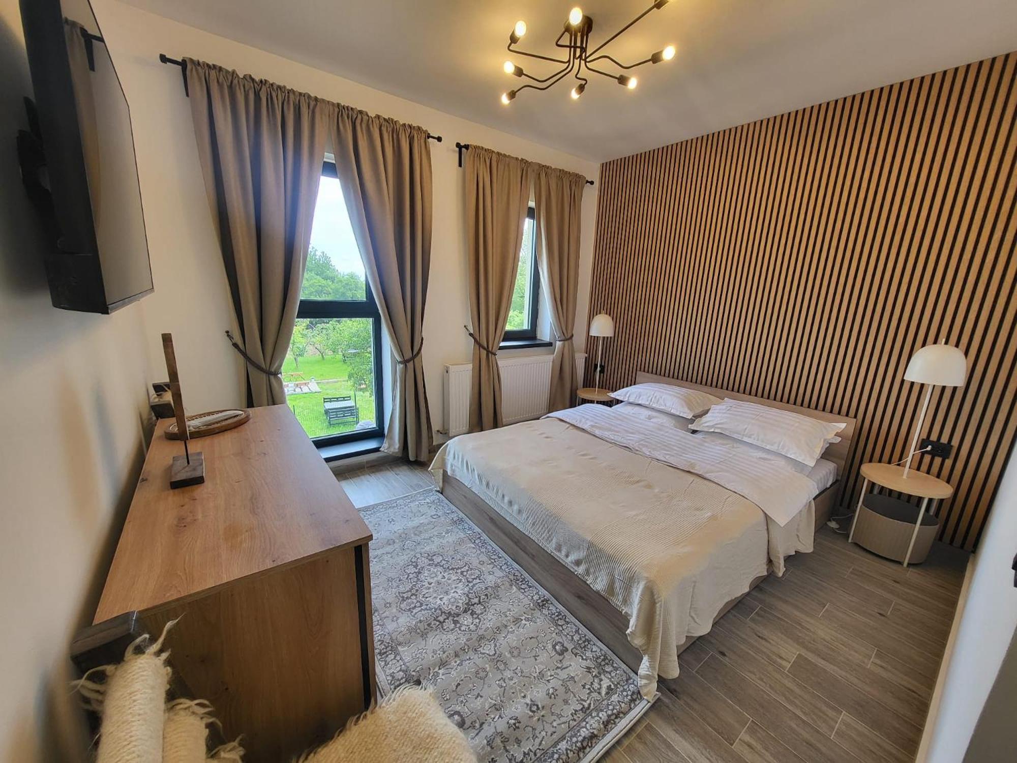 Pensiunea Casa Dacilor Podeni Екстер'єр фото